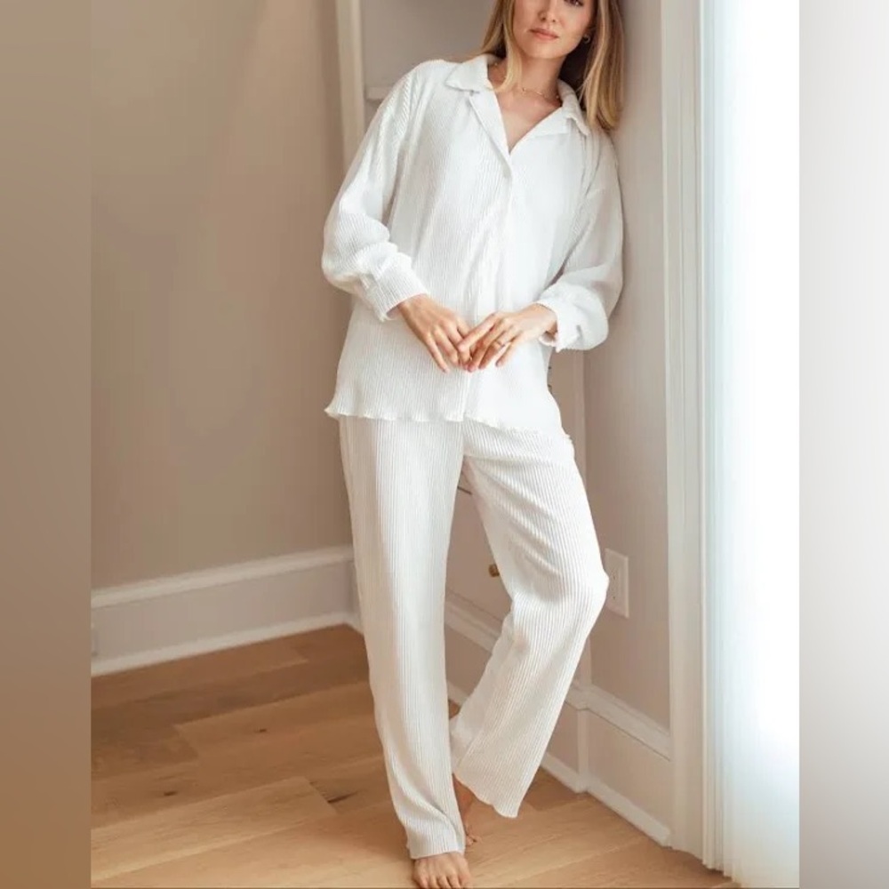 Waverles Pleated Bridal Pajama Set